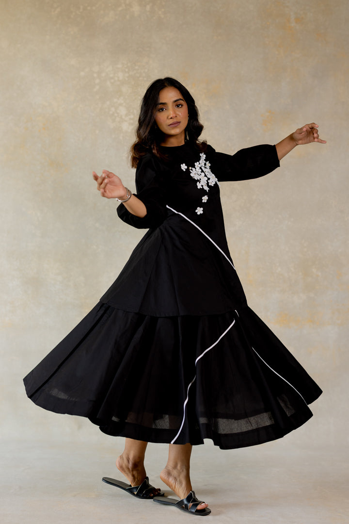 Black skirt-set with floral details