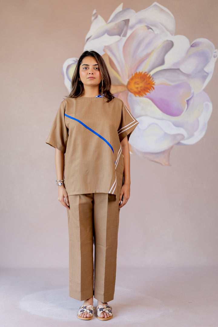 Coffee poncho-like co-ord with line abstract