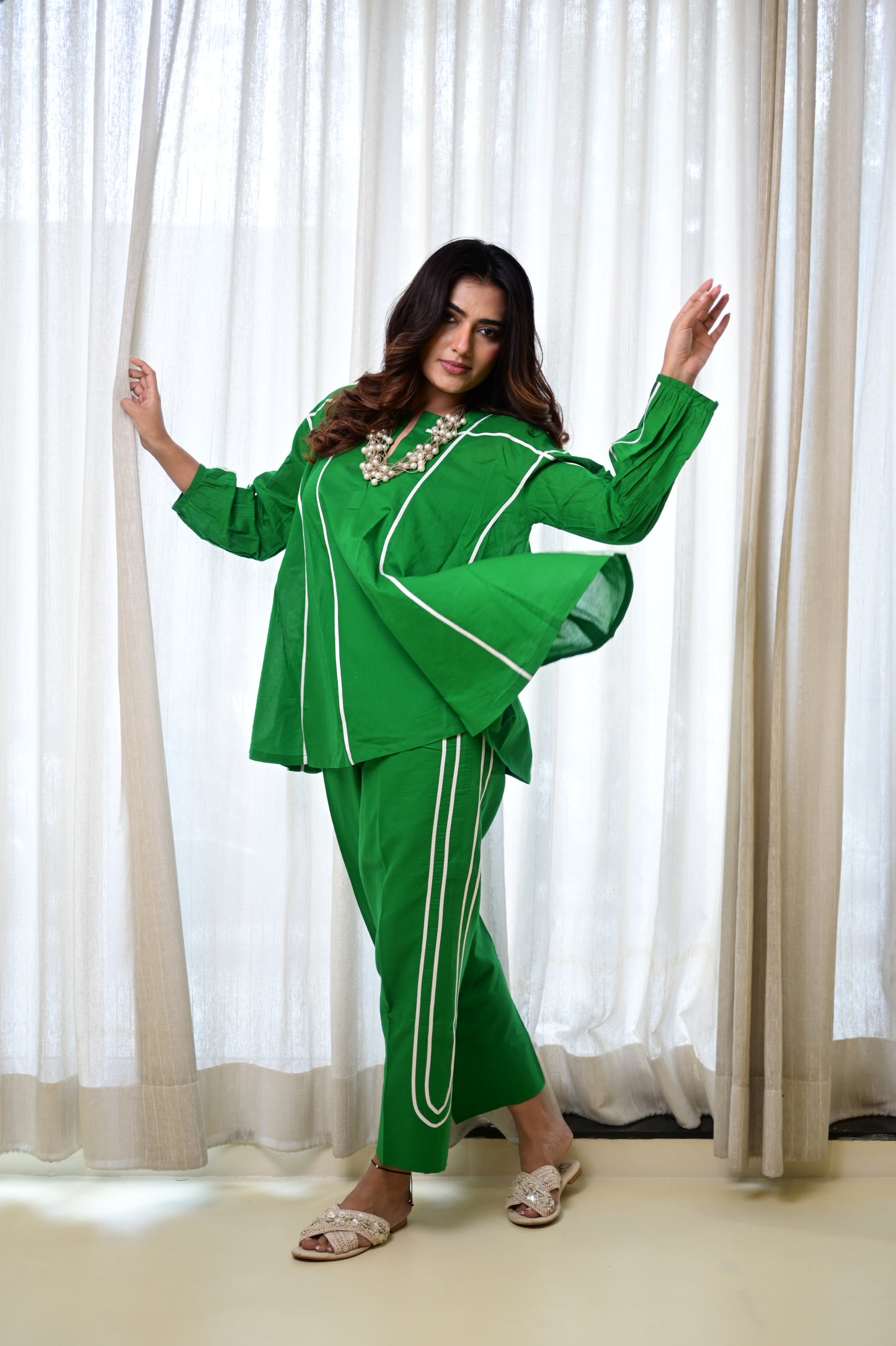 Green co-ord with line abstract